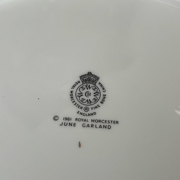 Set of 2 Royal Worcester June Garland Oval Serving Platters Bone China England - Picture 3 of 5